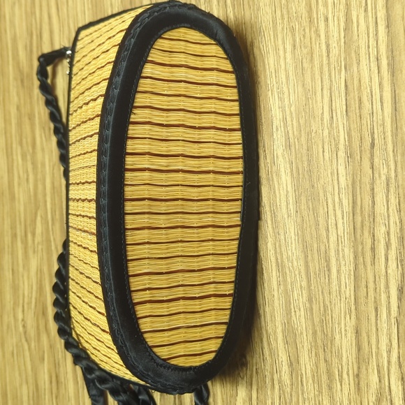 2/$15 Baskets of Cambodia striped purse - Picture 9 of 9